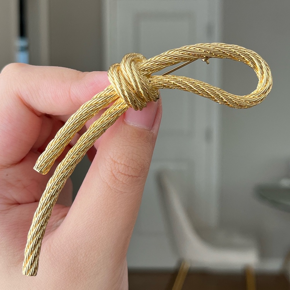 Vintage Christian Dior Long Single Knot Hollow Rope Braided Brush Gold Brooch - Picture 4 of 7